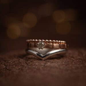 Roodgouden bewerkte ring met diamant in chaton - Afbeelding 3