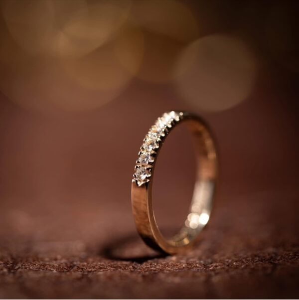 Verlovingsring met 6 natuurlijke diamanten